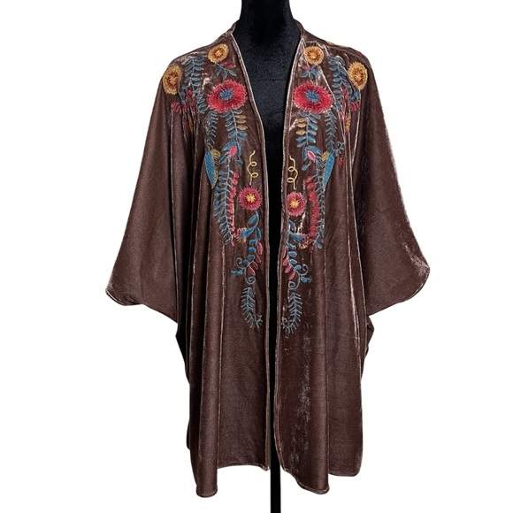 Umgee Sweaters - Umgee Embroidered Velvet Kimono Cover Up S/M Boho Floral Velvet Duster